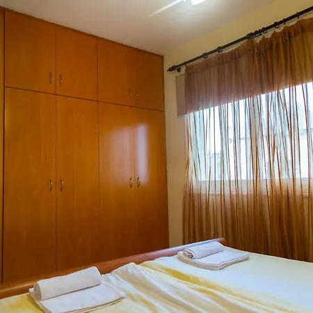 2bdr Sunny Aprtm Near The Sea Διαμέρισμα Λάρνακα
